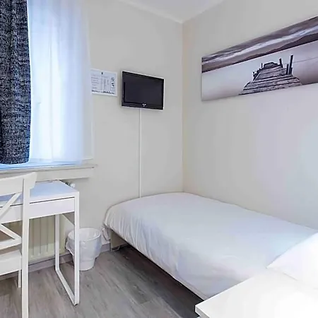 Bristol Hotel 2*