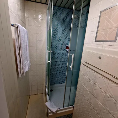 Bristol Hotel 2*