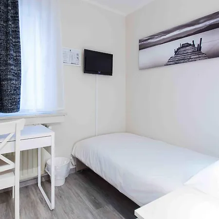 Bristol Hotel 2*