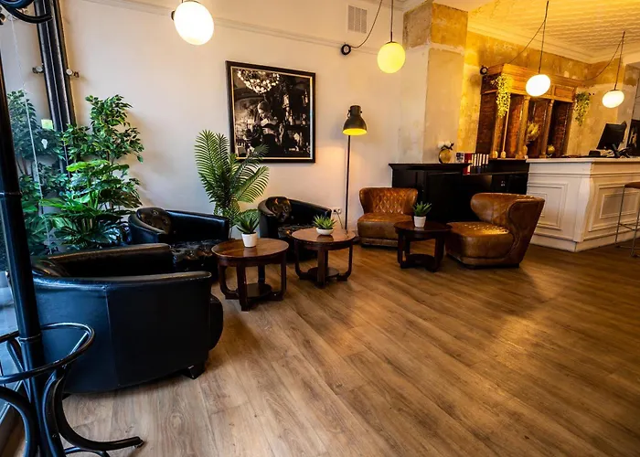 فندق بريستول 2*